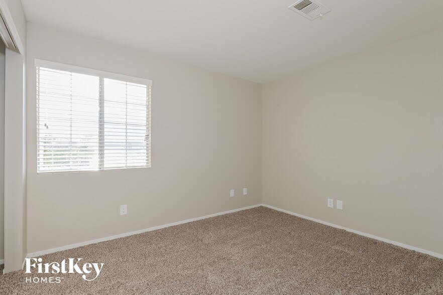 Building Photo - 5576 Summer Joy St