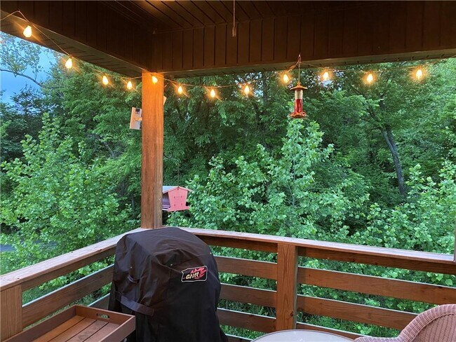 Building Photo - 1997 E Peppervine Dr