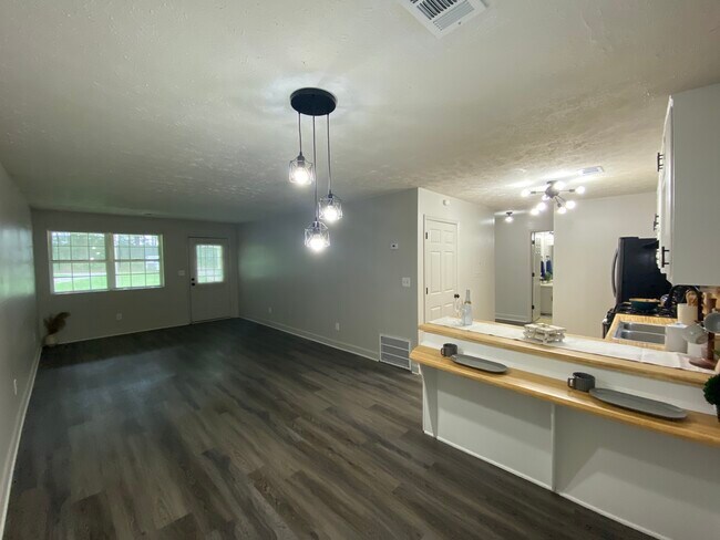 Building Photo - 2579 Old Alabama Rd