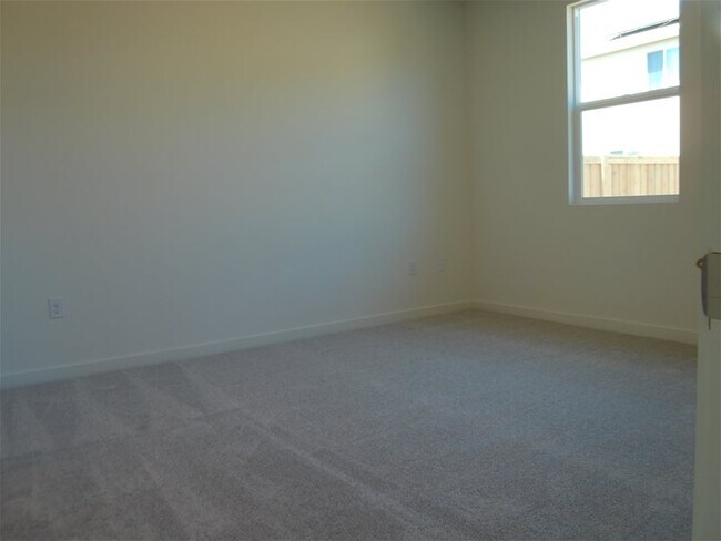 Building Photo - 1339 Kensington Dr