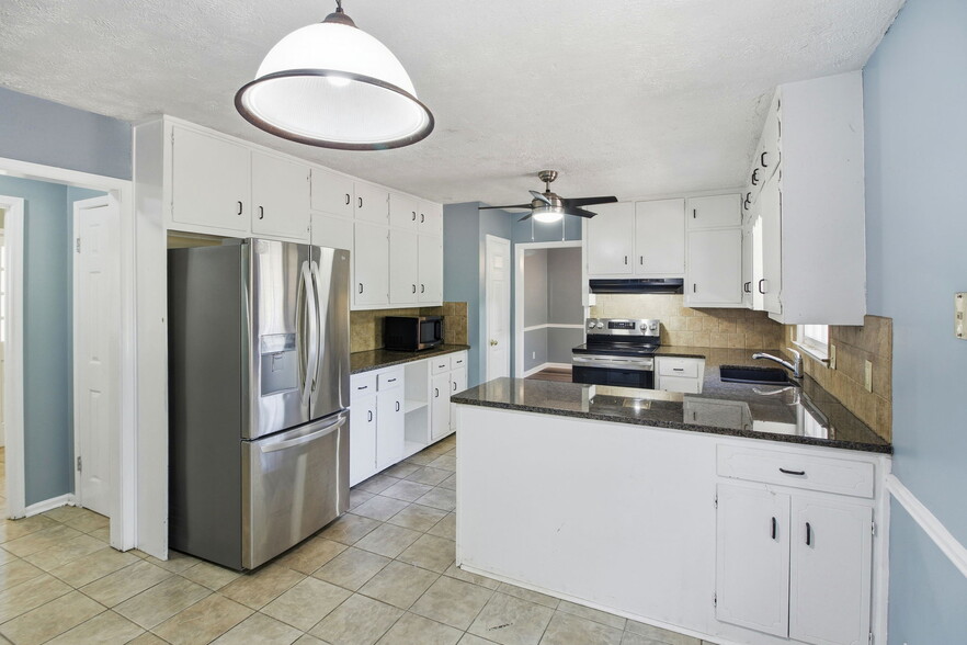 Building Photo - 1805 Highpoint Rd