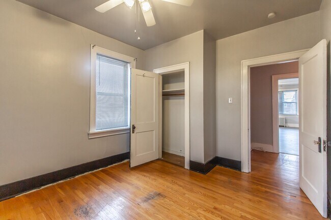 Building Photo - Loft like living in Carondelet.  Ask about...