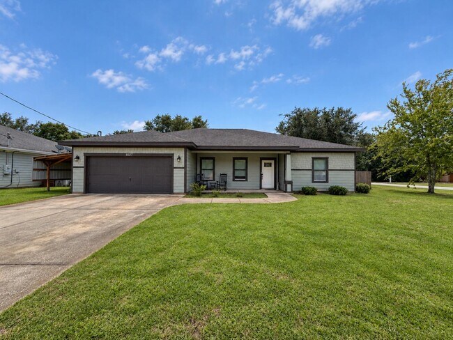 Building Photo - 8127 Carmona St