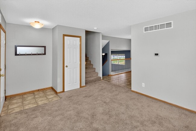 Building Photo - SPACIOUS COMFORT!! 3 Bedroom, 2 Bathroom House in Ankeny!