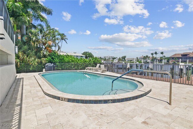 Building Photo - 10562 Gulf Shore Dr