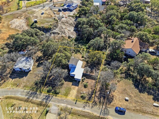 Building Photo - 2505 Belaire W Ln