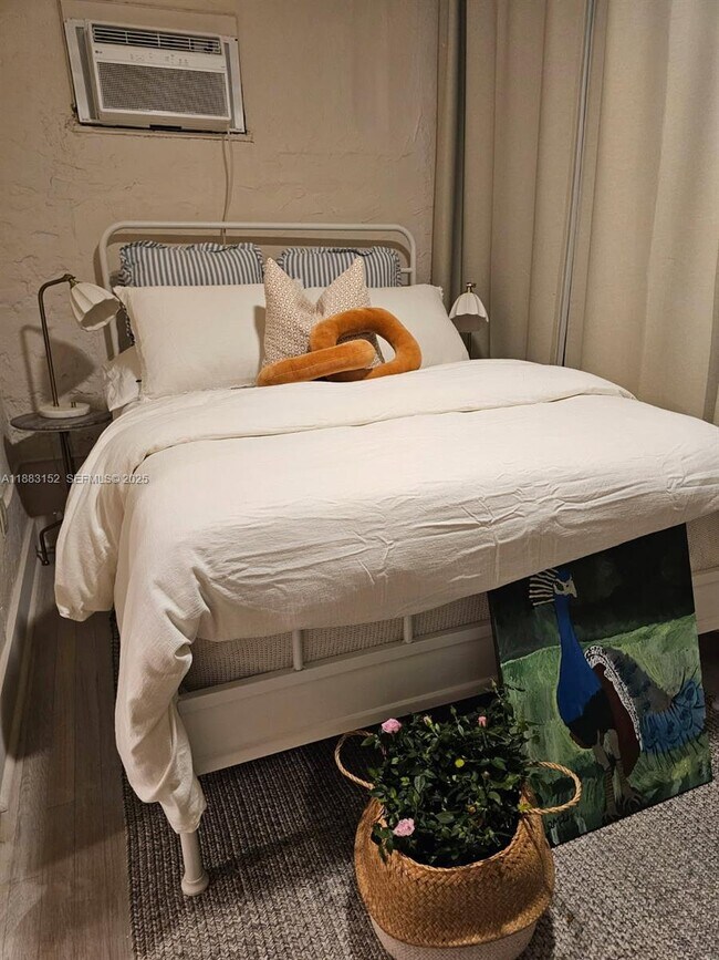 Building Photo - 131 Zamora Ave