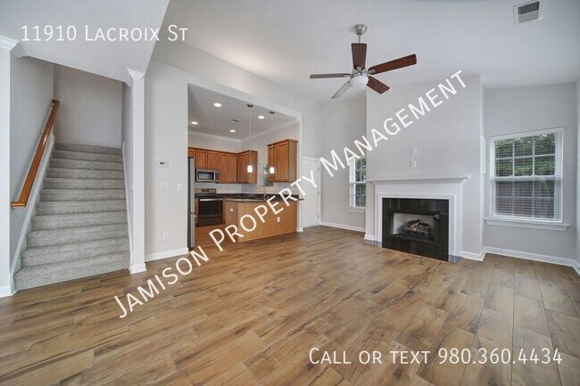Building Photo - 11910 Lacroix St