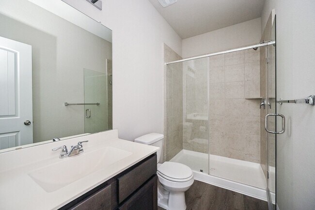 Building Photo - 2710 Hoffman Ln