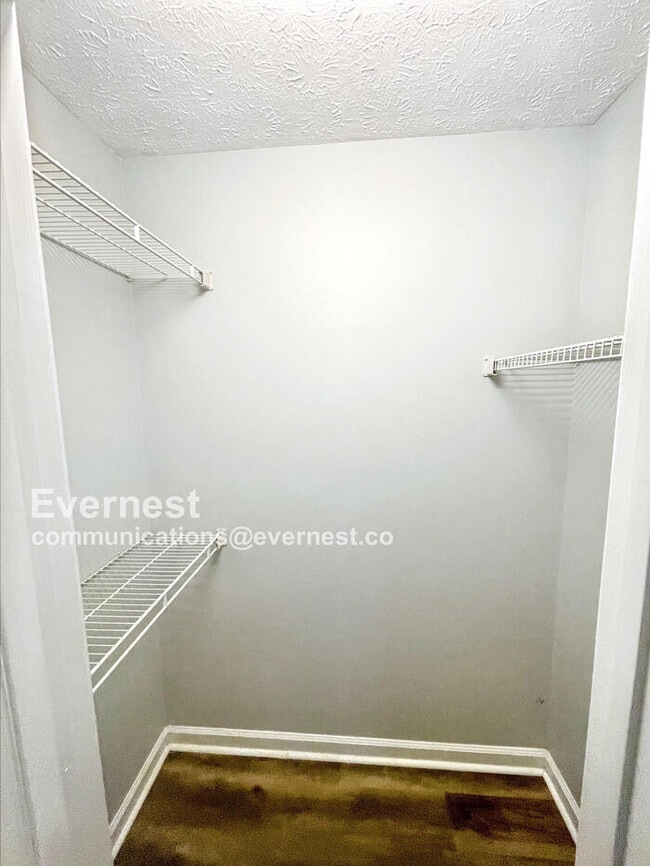 Building Photo - 508 Highland Dr