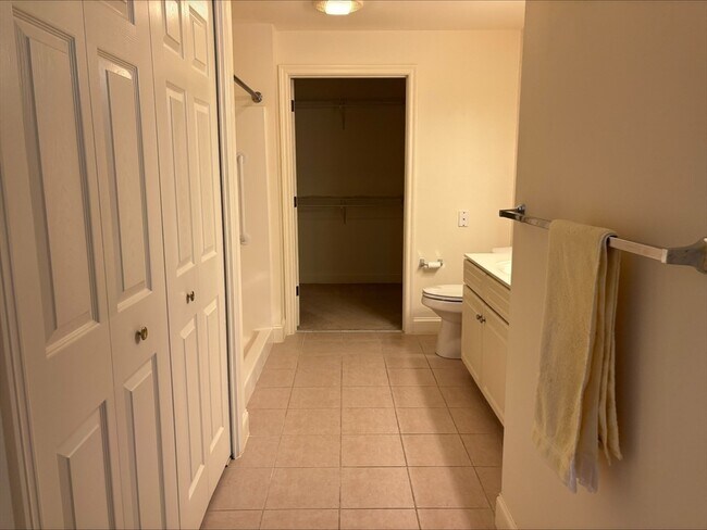 Building Photo - 1214 Emerald Ct