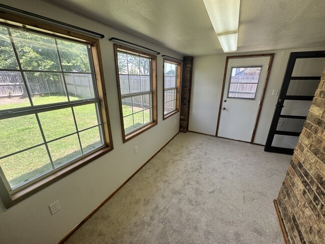 Building Photo - 13172 Eastridge Dr