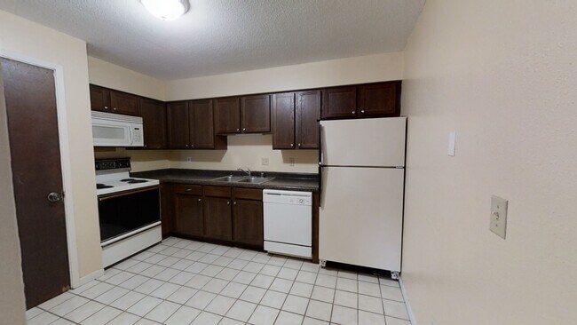 Building Photo - 1820 A Ave NE