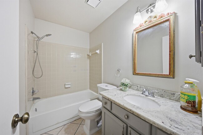 Building Photo - 7518 Alcomita Dr
