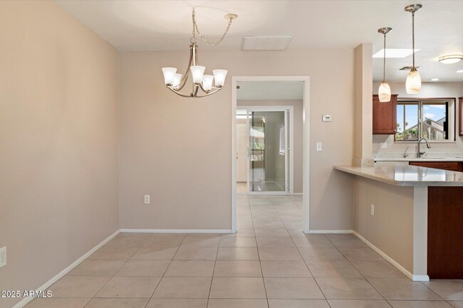 Building Photo - 9901 W Bright Angel Cir
