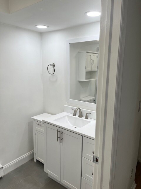 Building Photo - 303 Hudson Ave