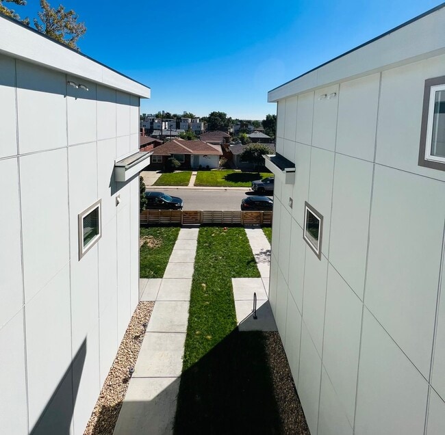 Building Photo - 3 Bed 3 1/2 Bath Townhouse in Denver's West Colfax Neighborhood