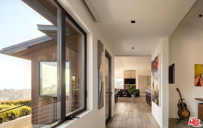 Building Photo - 2532 Canyon Oak Dr