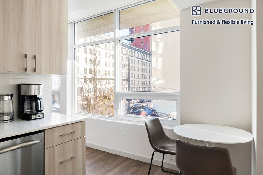 Building Photo - 2015 2nd Ave