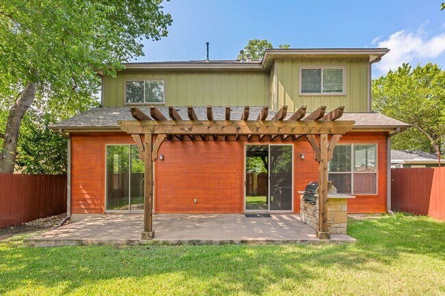 Building Photo - 304 Zennia St