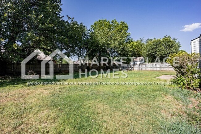 Building Photo - 490 Aster Ave