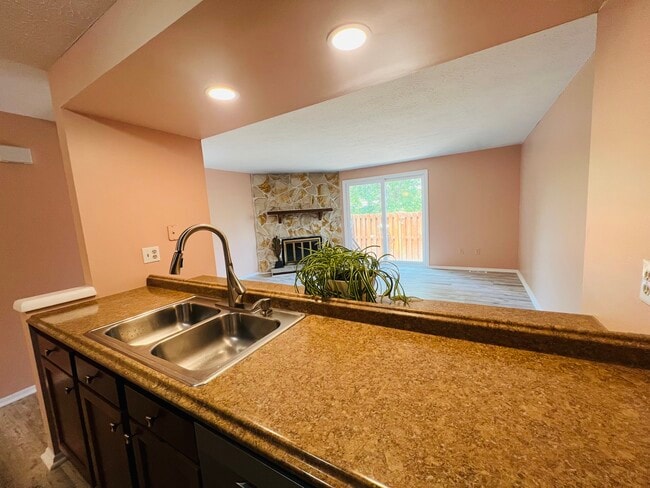 Building Photo - 9672 E Idlewood Dr