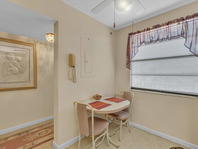 Building Photo - 6049 Balboa Cir