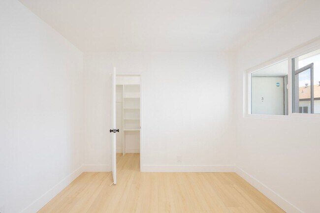 Building Photo - 3729 Glendon Ave