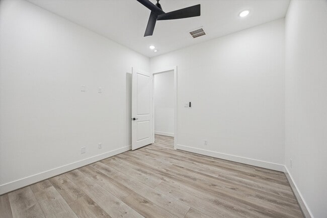 Building Photo - 6644 Lozier St