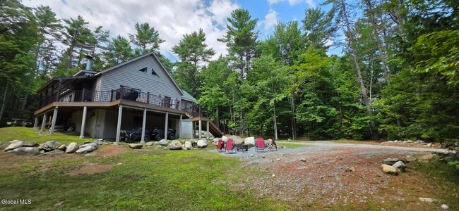 Building Photo - 9 Hemlock Dr