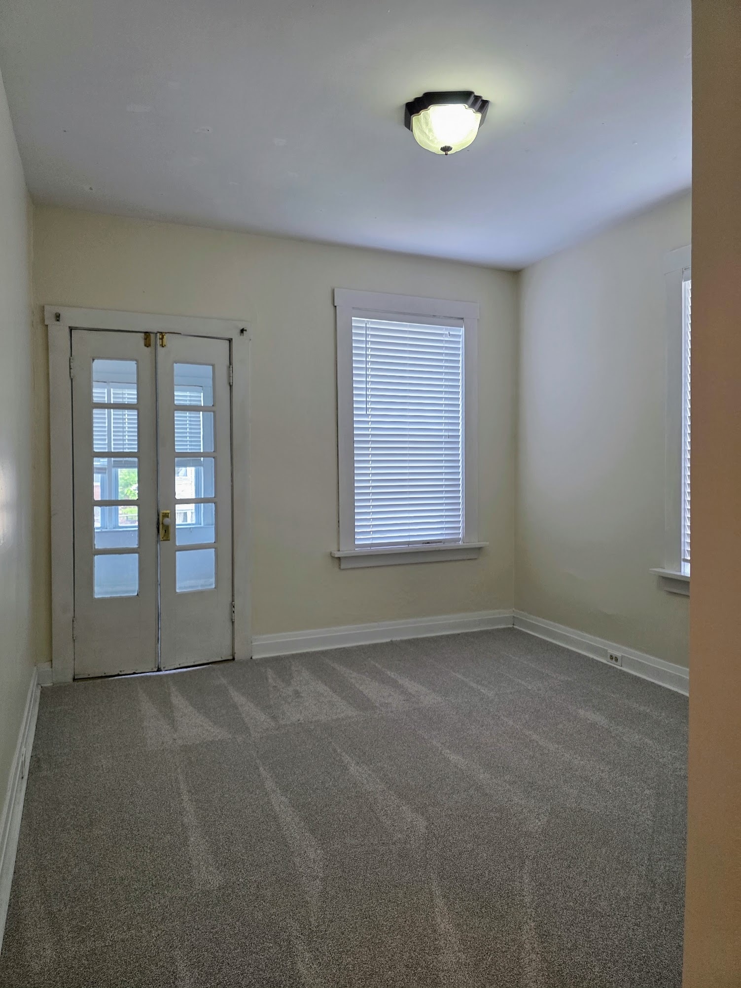 Master bedroom - 5229 Lansdowne Ave