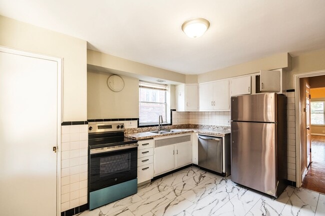 Building Photo - 6209 Loran Ave