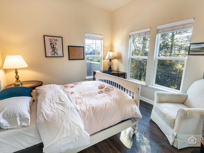 Building Photo - 416 N Downing St