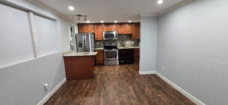 Primary Photo - 1190 Westwood Dr