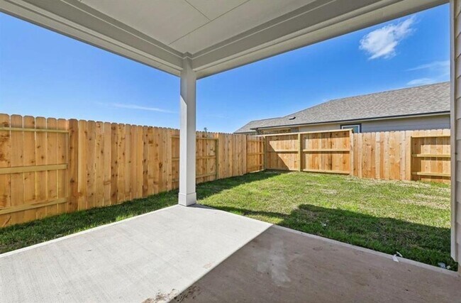 Building Photo - 16656 Sterling Clf St