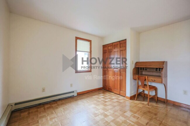 Building Photo - 35 Riverside Dr