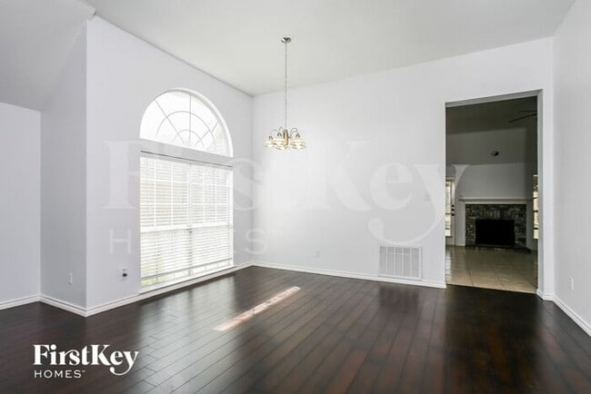 Building Photo - 2020 Spring Mills Rd