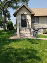 Building Photo - 1504 E 19th St