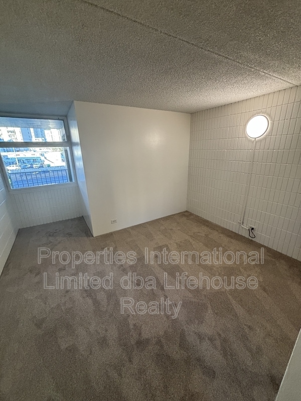 Building Photo - 1326 Keeaumoku Street - 304