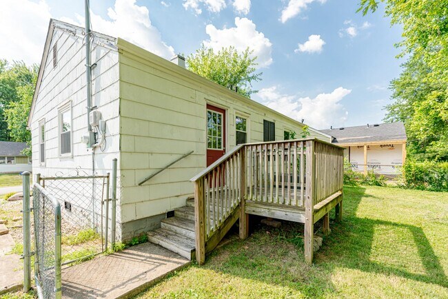 Building Photo - 509 Diecks Dr