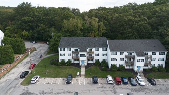 Building Photo - 36 B Gibbs St