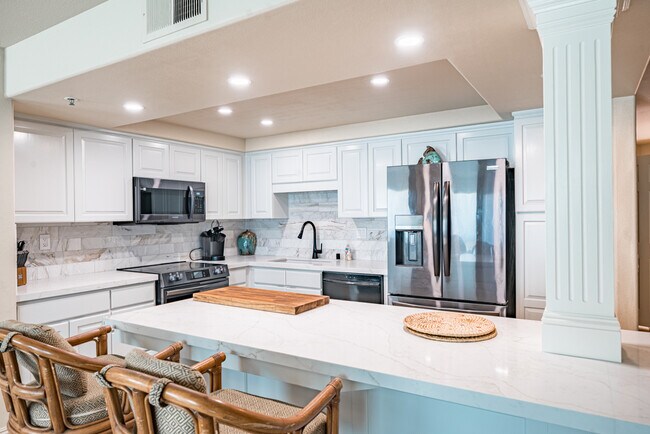 Building Photo - 714 Seacoast Dr