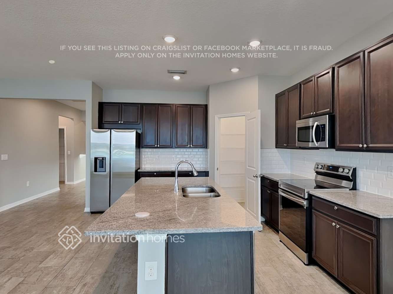 Building Photo - 11821 Cara Field Ave