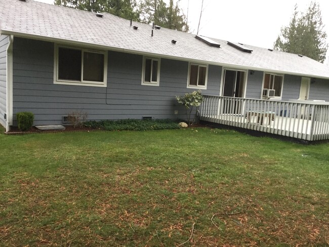 Building Photo - 3 Bedroom , 2 Bath Rambler with 2 Car Gara...