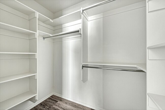 Building Photo - 1082 S Benchmark Ln