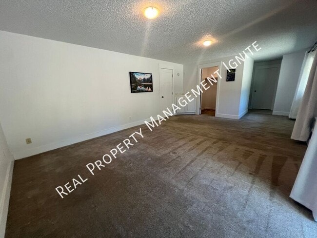 Building Photo - 15964 Bull Bat Ln