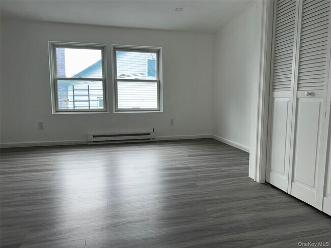 Building Photo - 300 Highland Ave