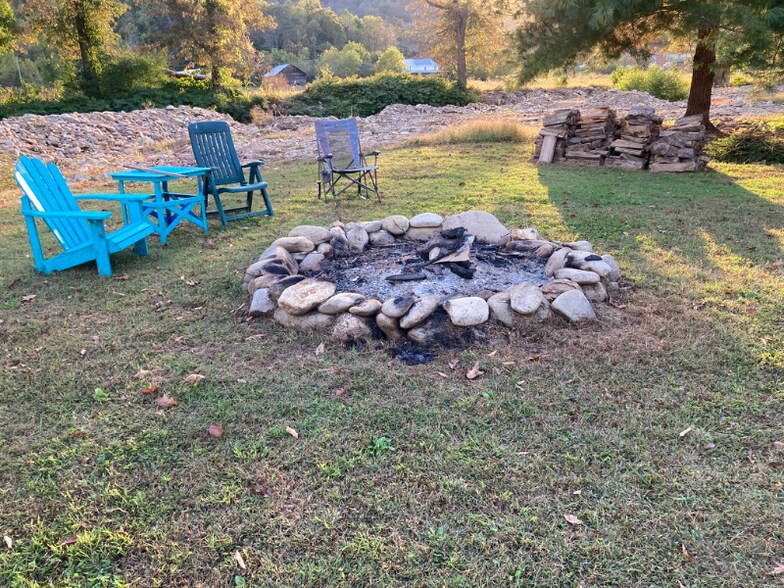 Building Photo - 12 Spruce St