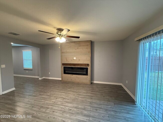 Building Photo - 8574 Newnan Lk Dr