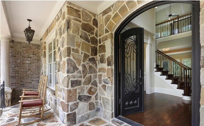 Building Photo - 6552 Long Acres Dr